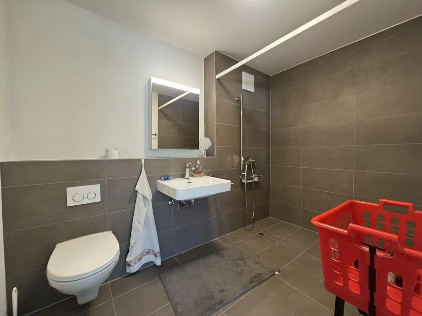 Age-appropriate and modern 2.5 room apartment - Photo 4 of 4