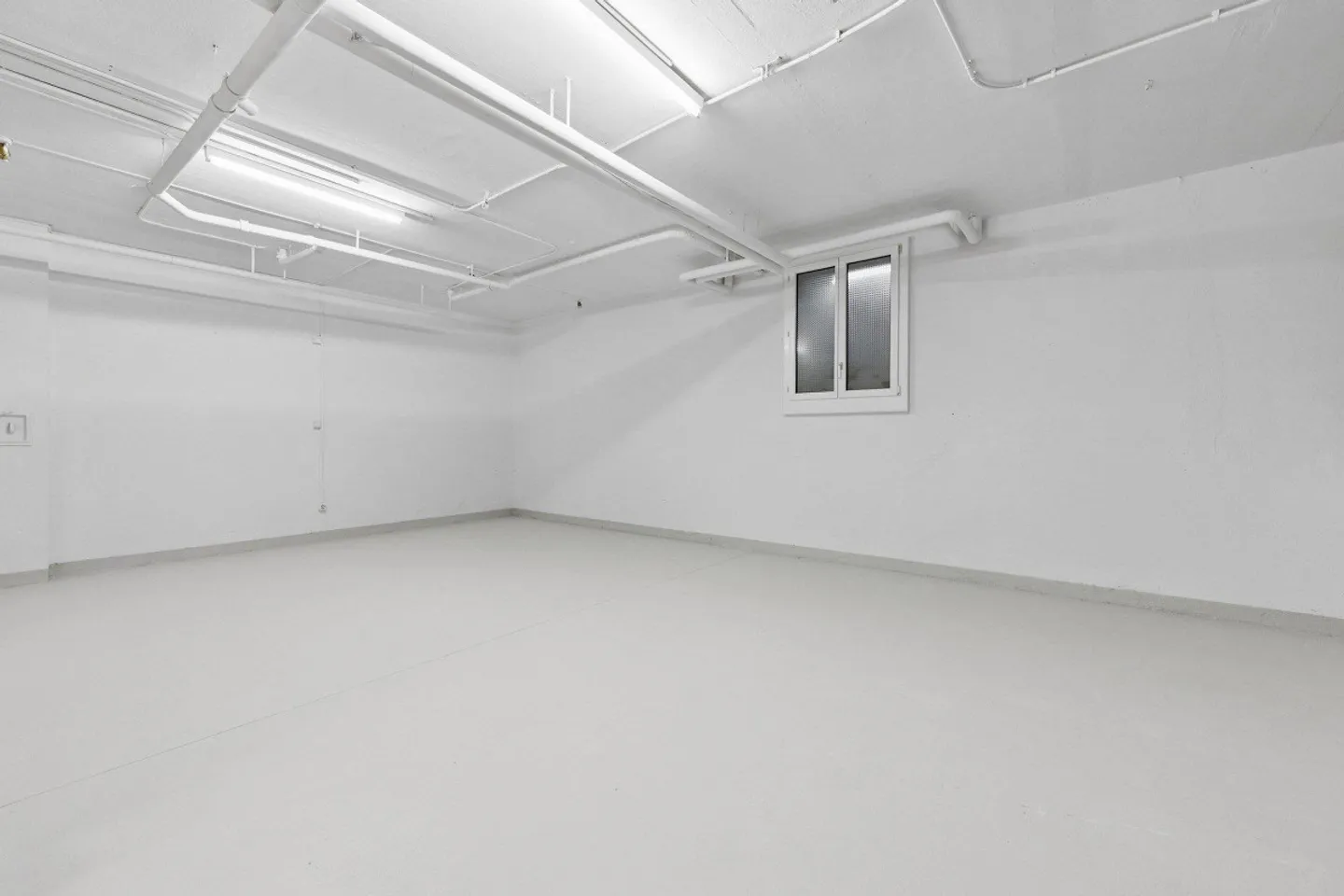 Are you looking for a commercial space in a central location with daylight...? - Photo 5 of 5