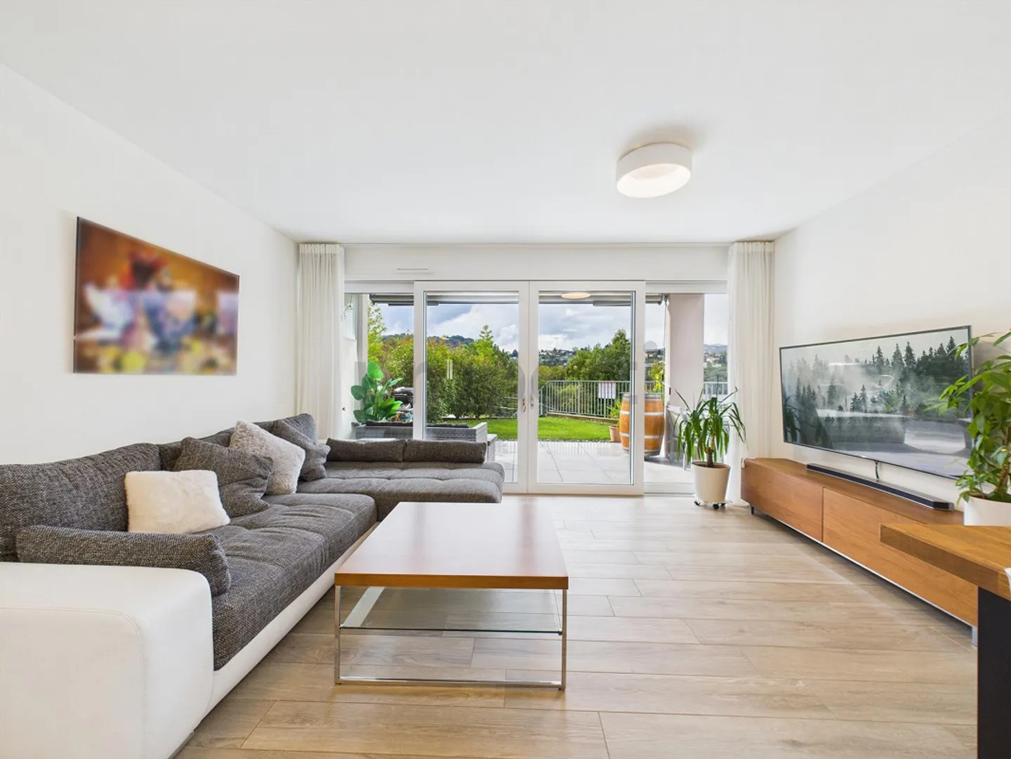 Exclusive 3.5-room apartment in Pazzallo - Photo 1 of 13