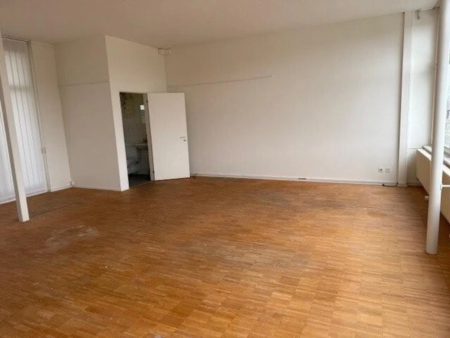 Attraktiver Gewerberaum im Erdgeschoss mit Seesicht - Foto 3 von 4