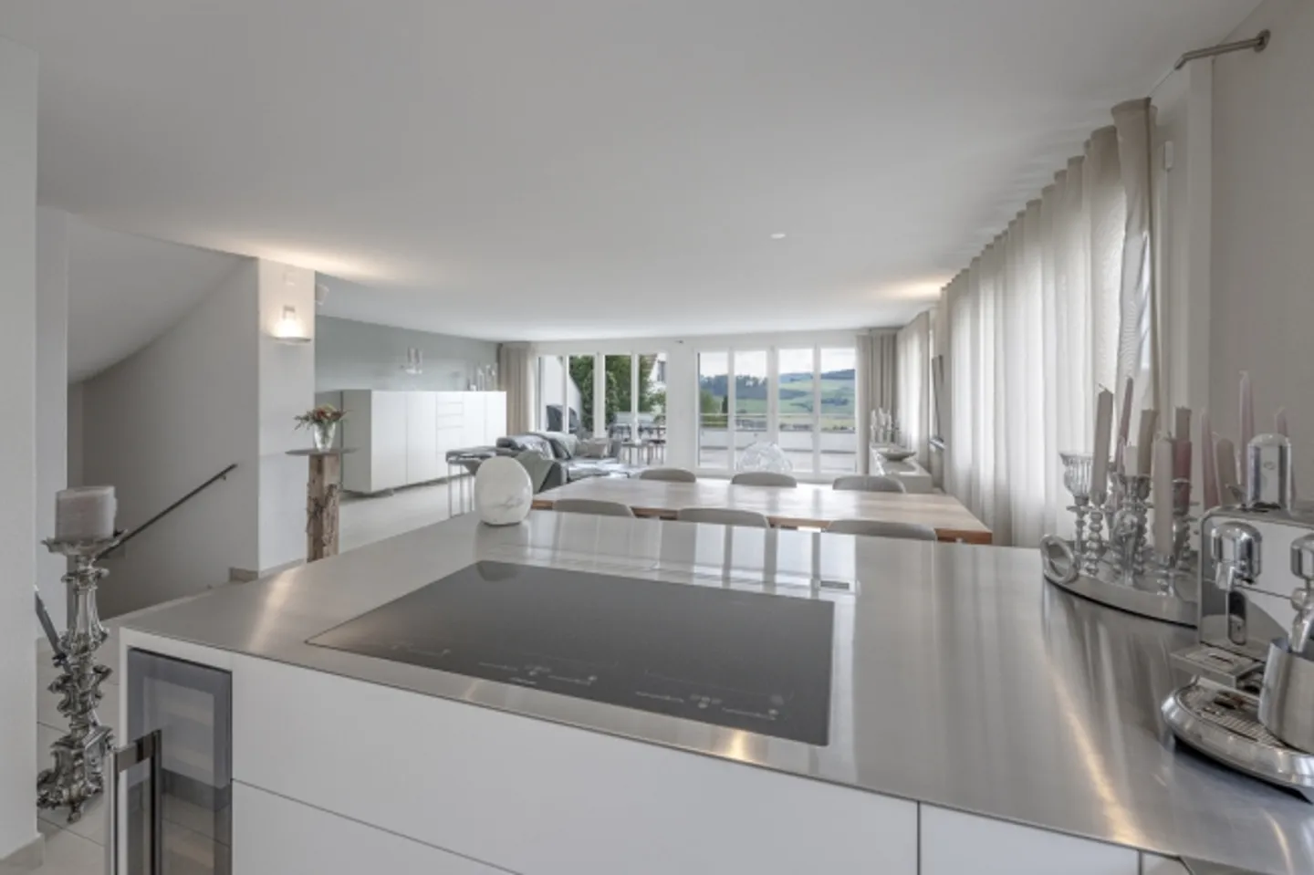 Casa bifamiliare soleggiata in una posizione elevata privilegiata - Foto 7 di 11