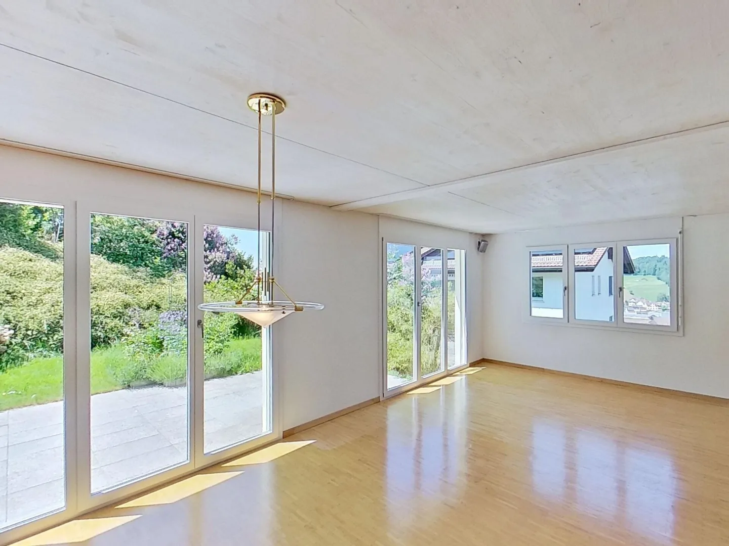 Casa unifamiliare ben tenuta con appartamento separato in una posizione soleggiata con vista a Herisau - Foto 4 di 17