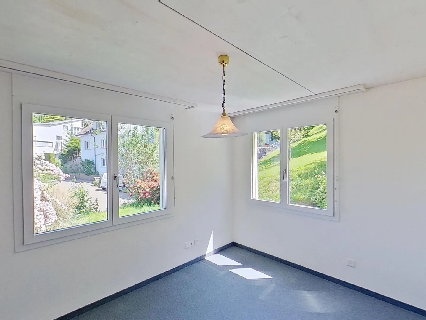 Casa unifamiliare ben tenuta con appartamento separato in una posizione soleggiata con vista a Herisau - Foto 7 di 17