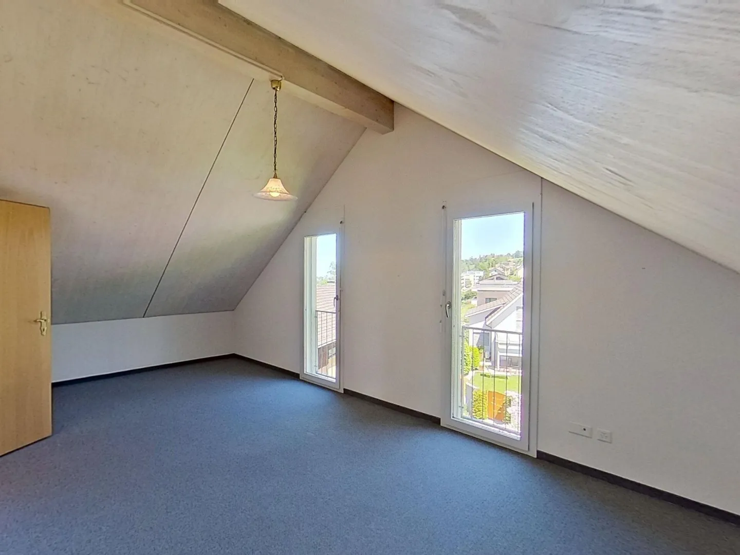 Casa unifamiliare ben tenuta con appartamento separato in una posizione soleggiata con vista a Herisau - Foto 11 di 17