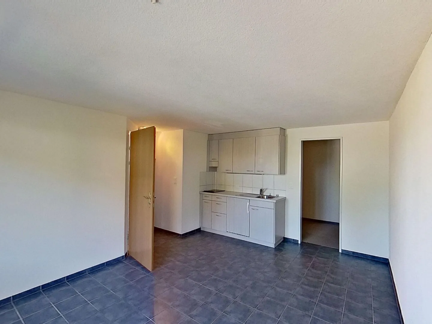 Casa unifamiliare ben tenuta con appartamento separato in una posizione soleggiata con vista a Herisau - Foto 12 di 17