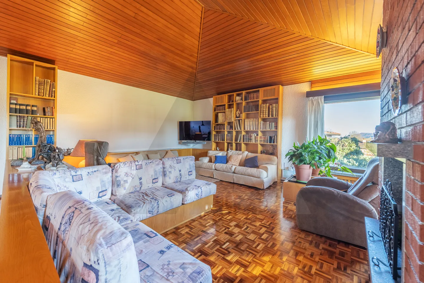 DETACHED HOUSE WITH LARGE LAND IN SAN PIETRO DI STABIO - Photo 6 of 14