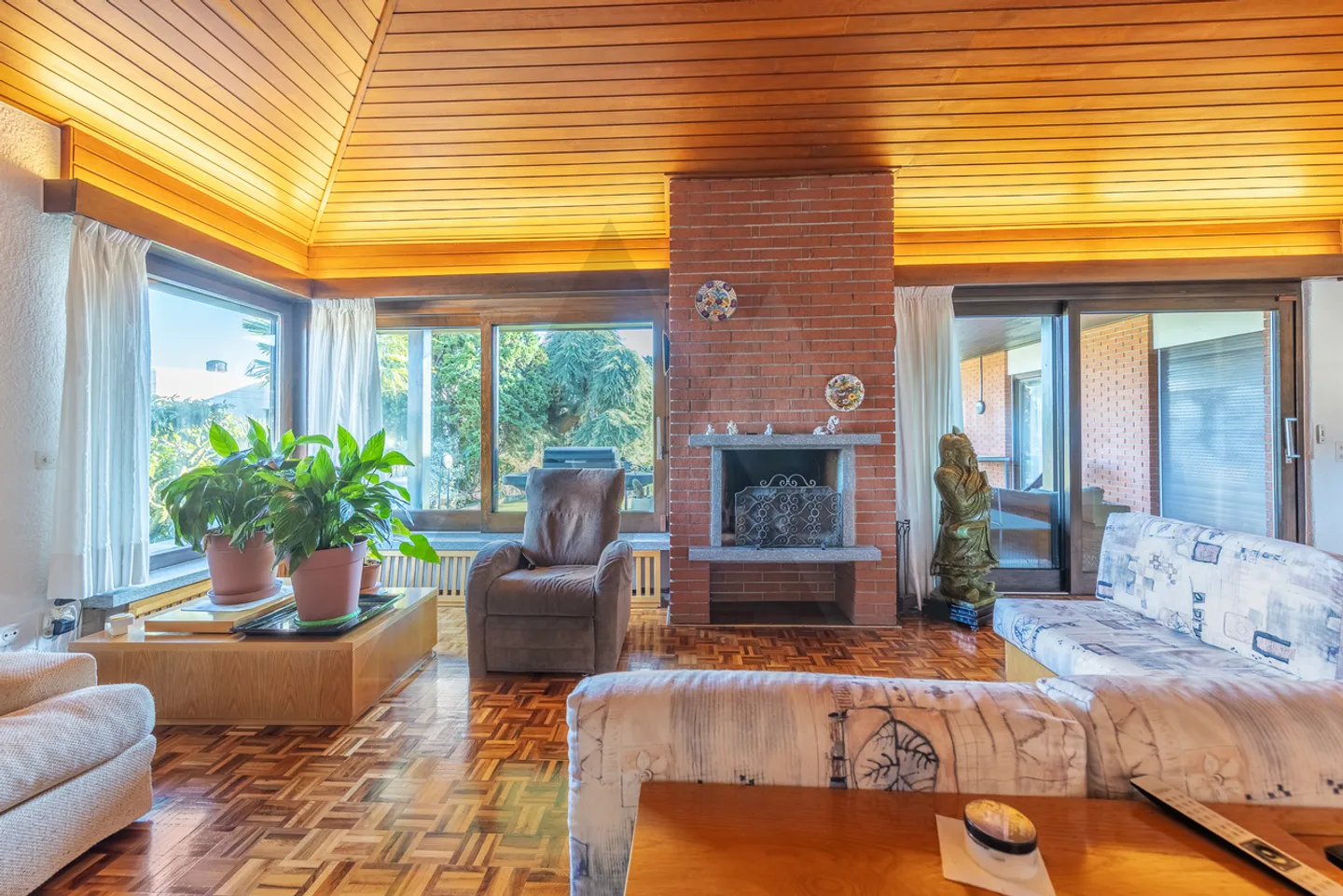 DETACHED HOUSE WITH LARGE LAND IN SAN PIETRO DI STABIO - Photo 7 of 14