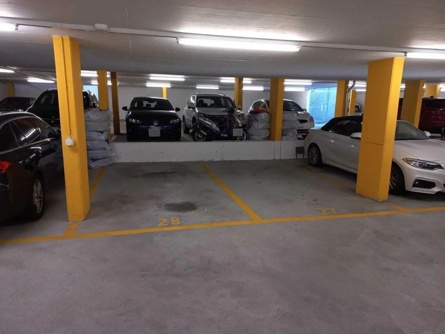 Central parking space for rent - Photo 2 of 2