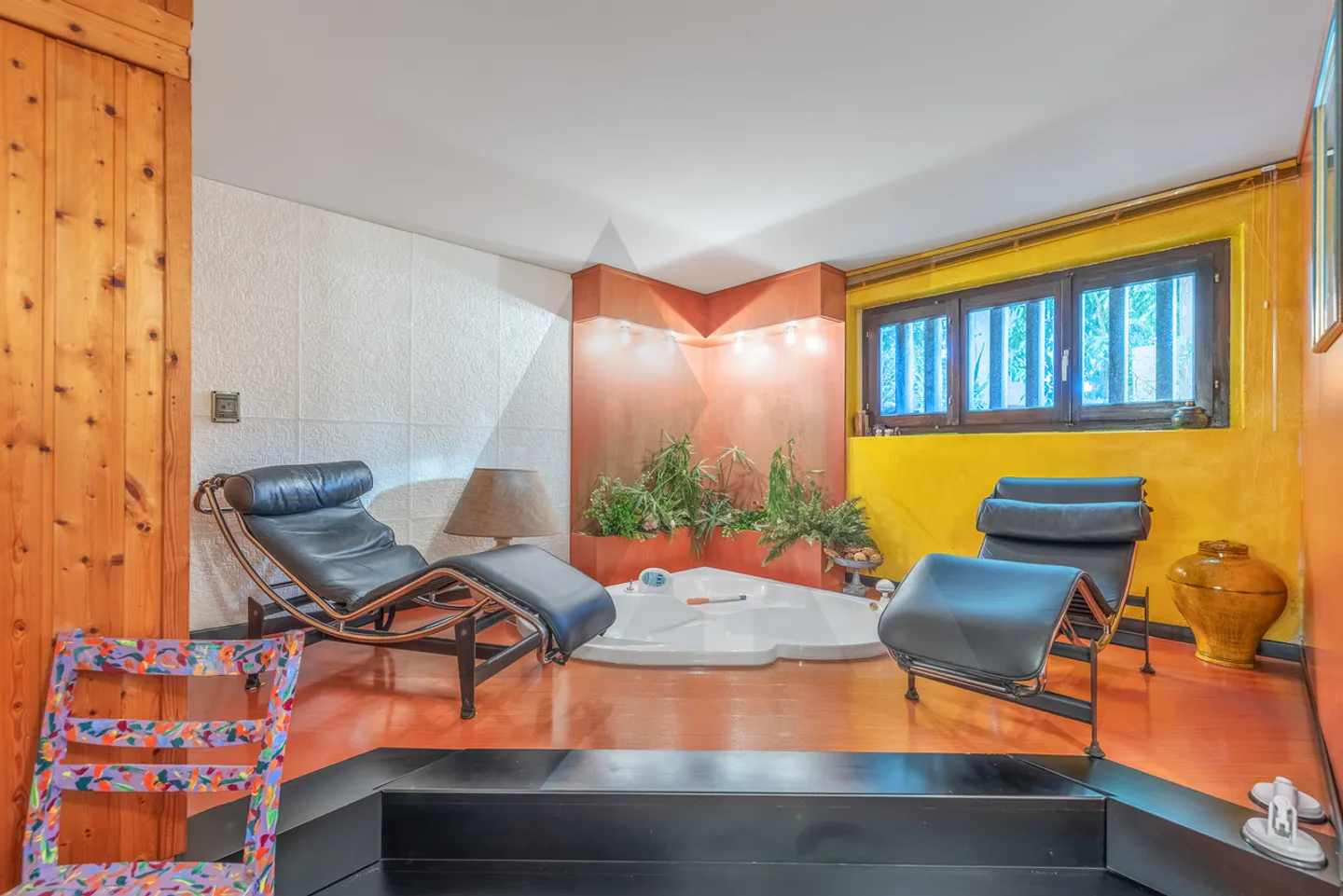 DETACHED HOUSE WITH LARGE LAND IN SAN PIETRO DI STABIO - Photo 12 of 14