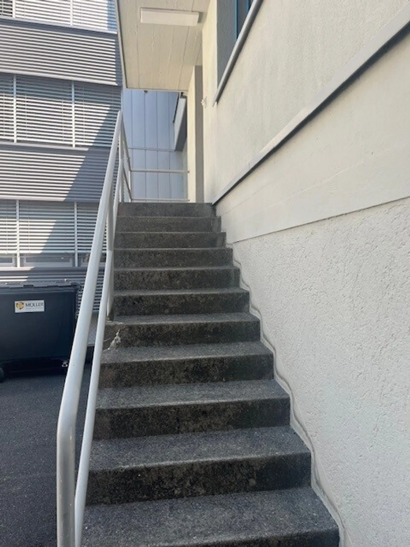 Espace de stockage dans un emplacement privilégié ! - Photo 3 sur 4