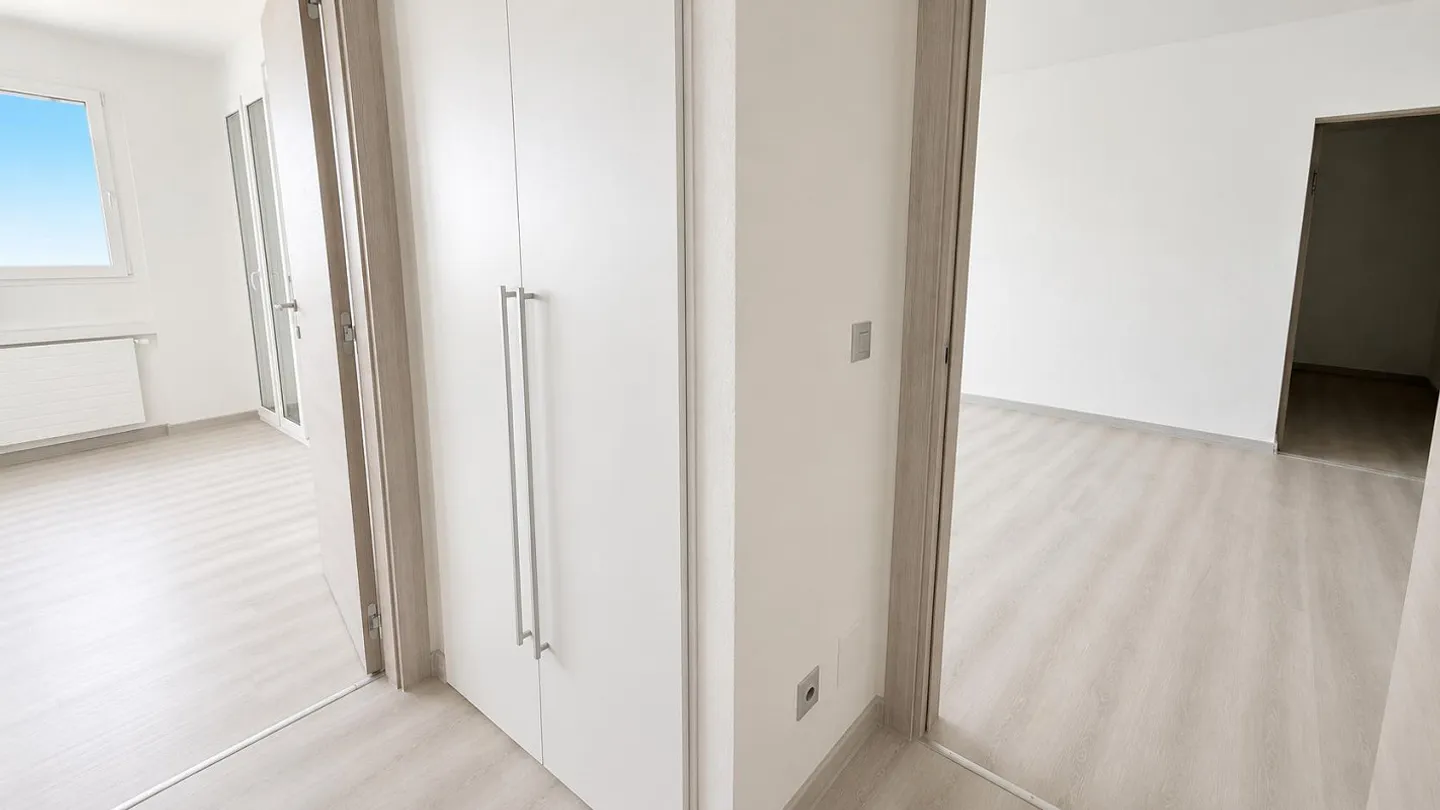 4.5 Rooms Renovated for Rent in Coldrerio - Photo 3 of 13