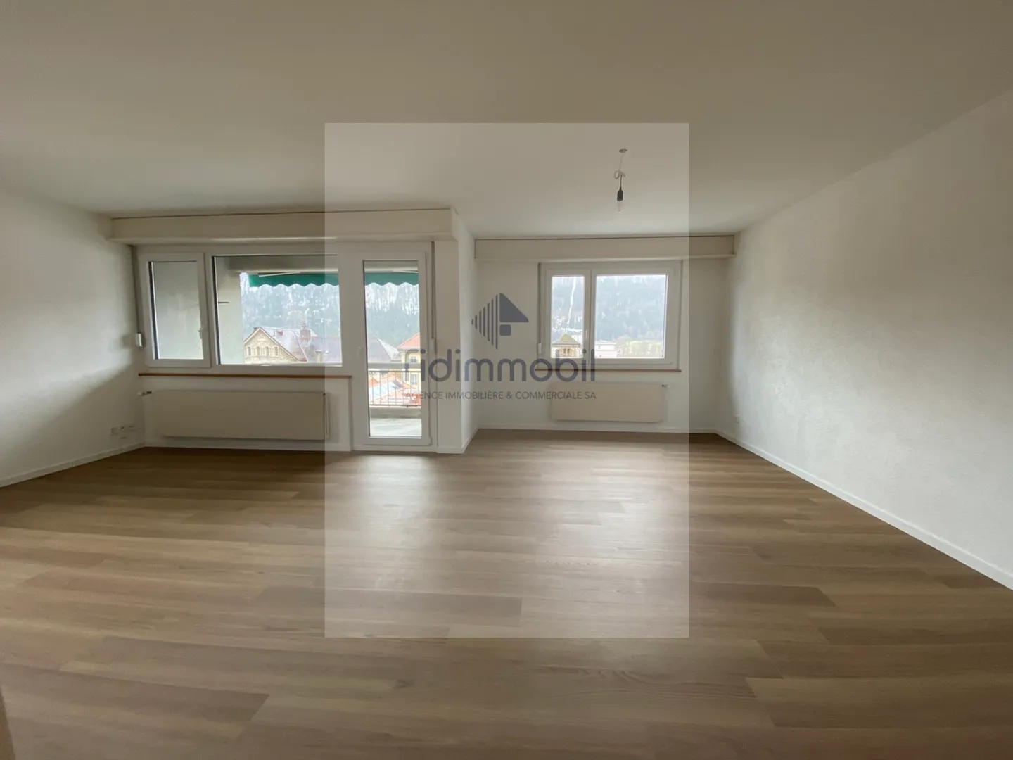 Magnifico appartamento di 4,5 stanze completamente ristrutturato - Foto 3 di 10