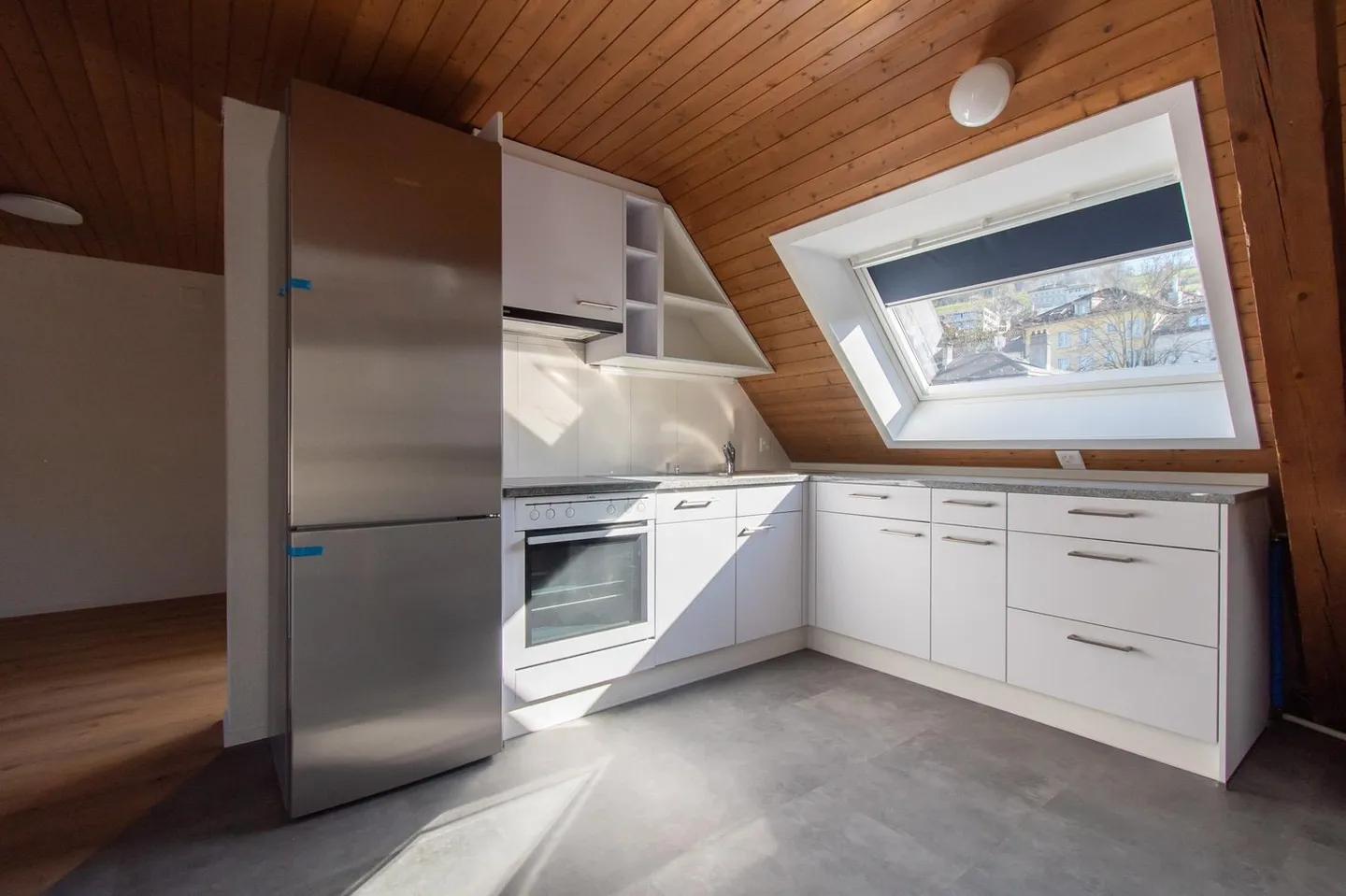 Appartamento duplex speciale di 4 stanze in città - Foto 2 di 13