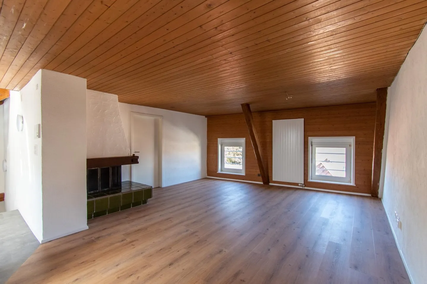 Appartamento duplex speciale di 4 stanze in città - Foto 3 di 13
