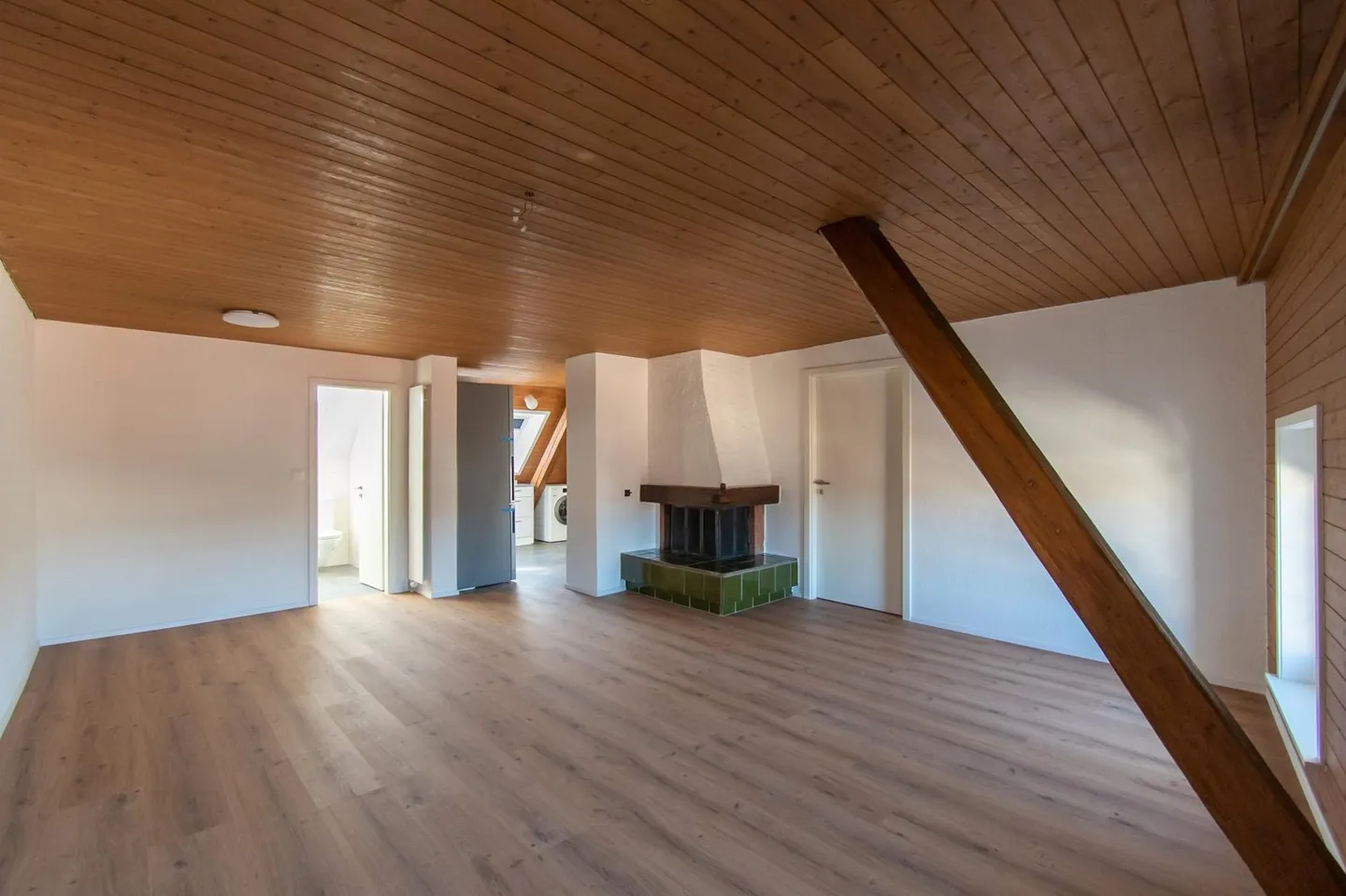 Appartamento duplex speciale di 4 stanze in città - Foto 4 di 13