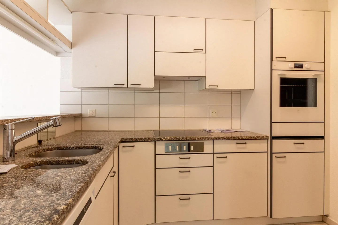 Appartement lumineux de 4½ pièces dans un emplacement central - Photo 1 sur 11