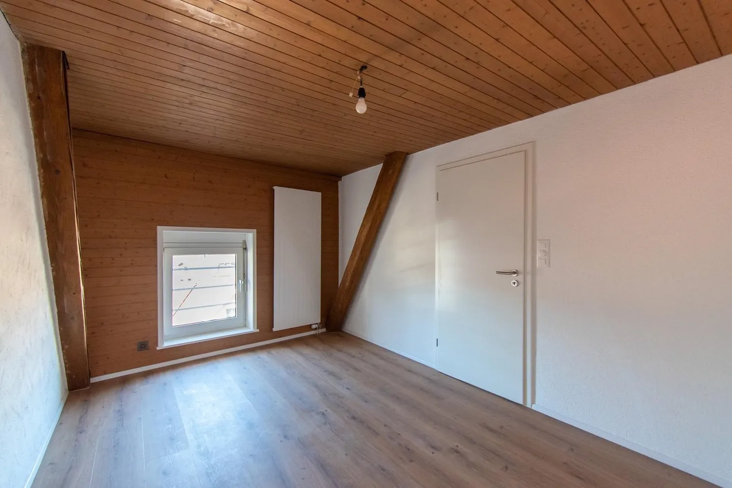 Appartamento duplex speciale di 4 stanze in città - Foto 12 di 13