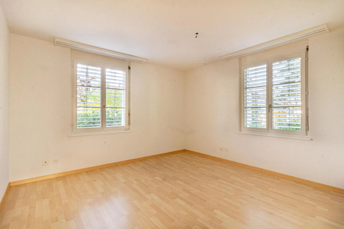 Appartement lumineux de 4½ pièces dans un emplacement central - Photo 4 sur 11