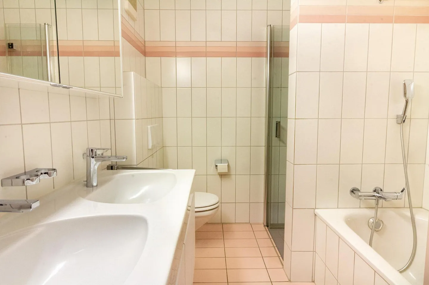 Appartement lumineux de 4½ pièces dans un emplacement central - Photo 6 sur 11