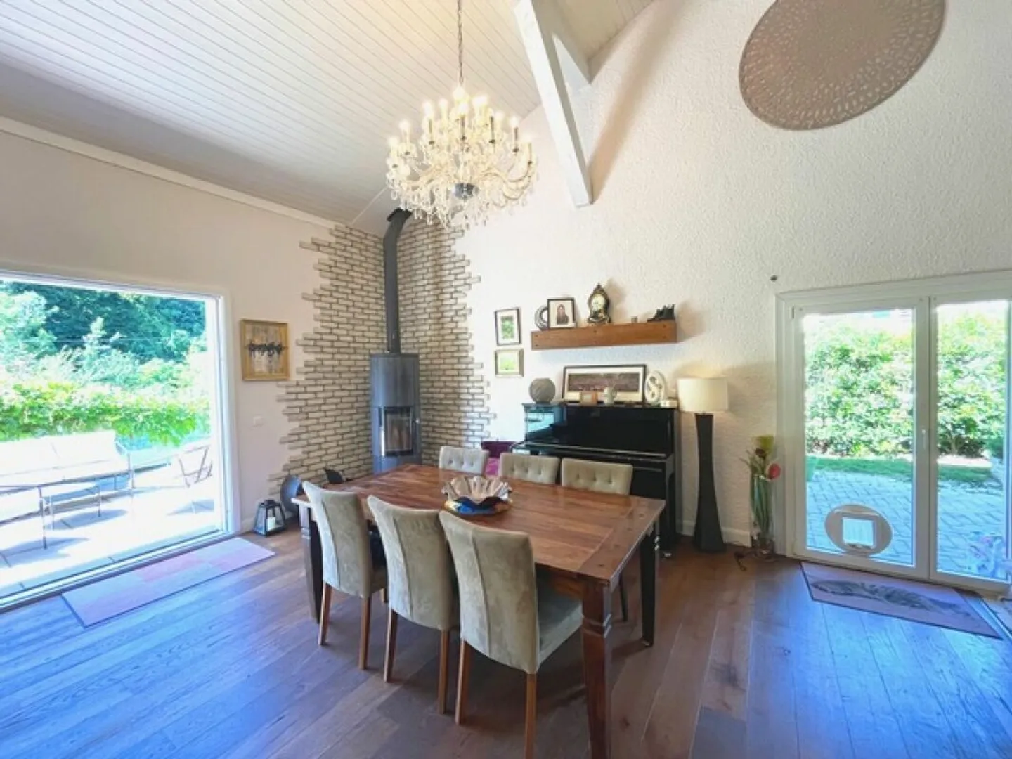 Magnificent villa with swimming pool in Valeyres-sous-Montagny - Photo 14 of 23