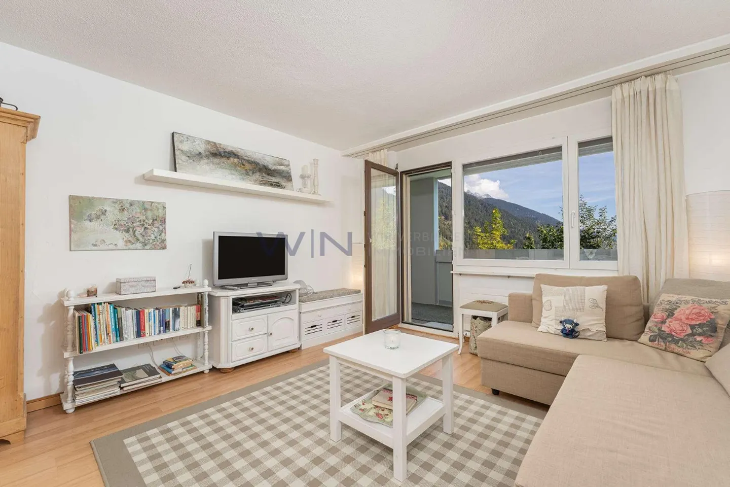 Charming Vacation Apartment - Photo 5 of 13