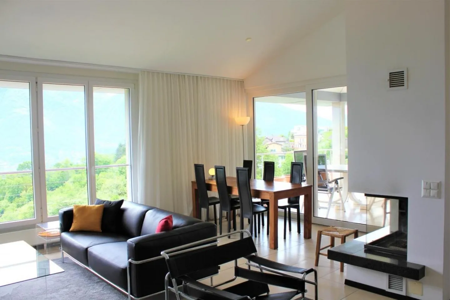 «5 1/2-Zimmer-Villetta mit Aussichtsterrassen, Garten und Weitsicht» - Foto 3 di 26