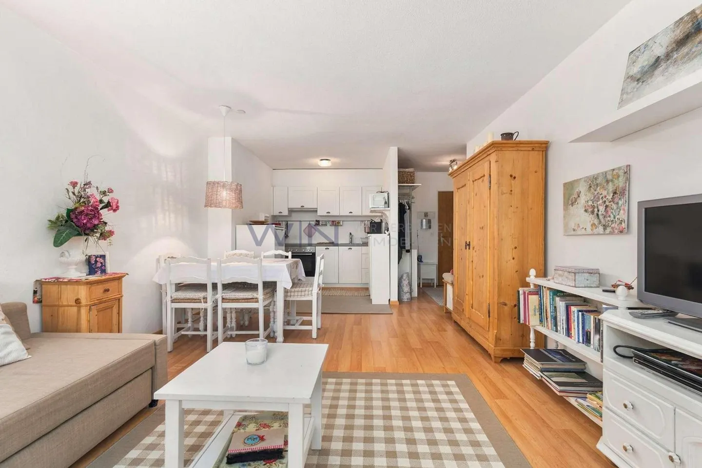 Charming Vacation Apartment - Photo 10 of 13