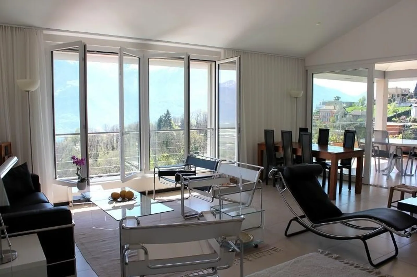 «5 1/2-Zimmer-Villetta mit Aussichtsterrassen, Garten und Weitsicht» - Foto 6 di 26