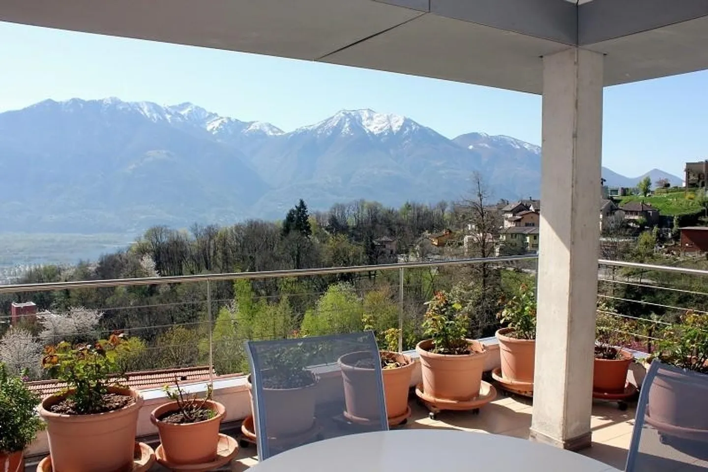 «5 1/2-Zimmer-Villetta mit Aussichtsterrassen, Garten und Weitsicht» - Foto 10 di 26