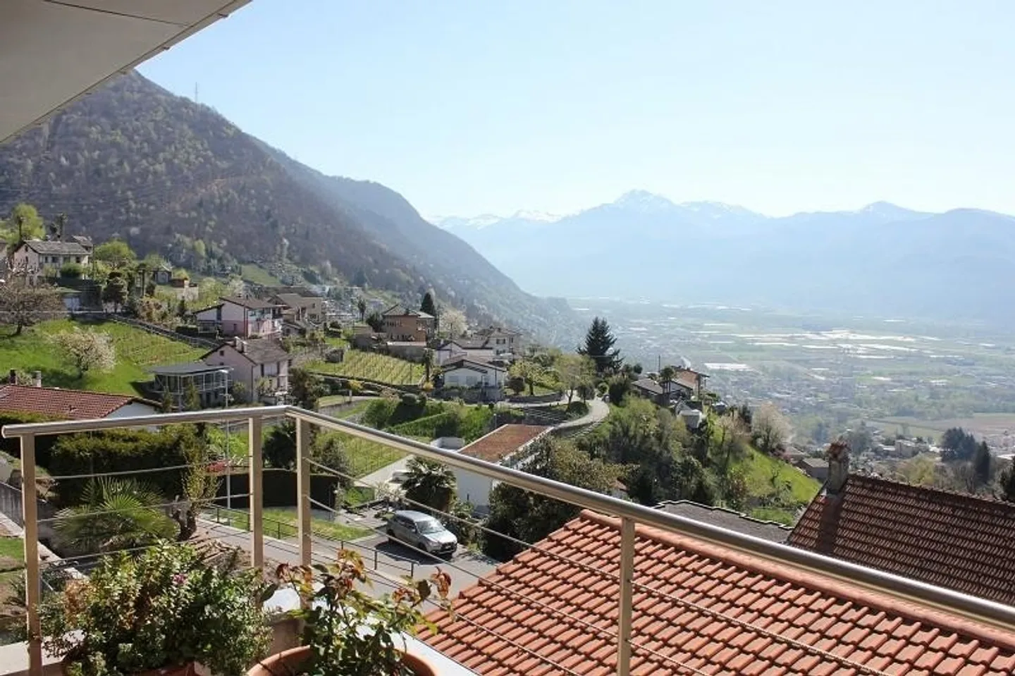 «5 1/2-Zimmer-Villetta mit Aussichtsterrassen, Garten und Weitsicht» - Foto 14 di 26