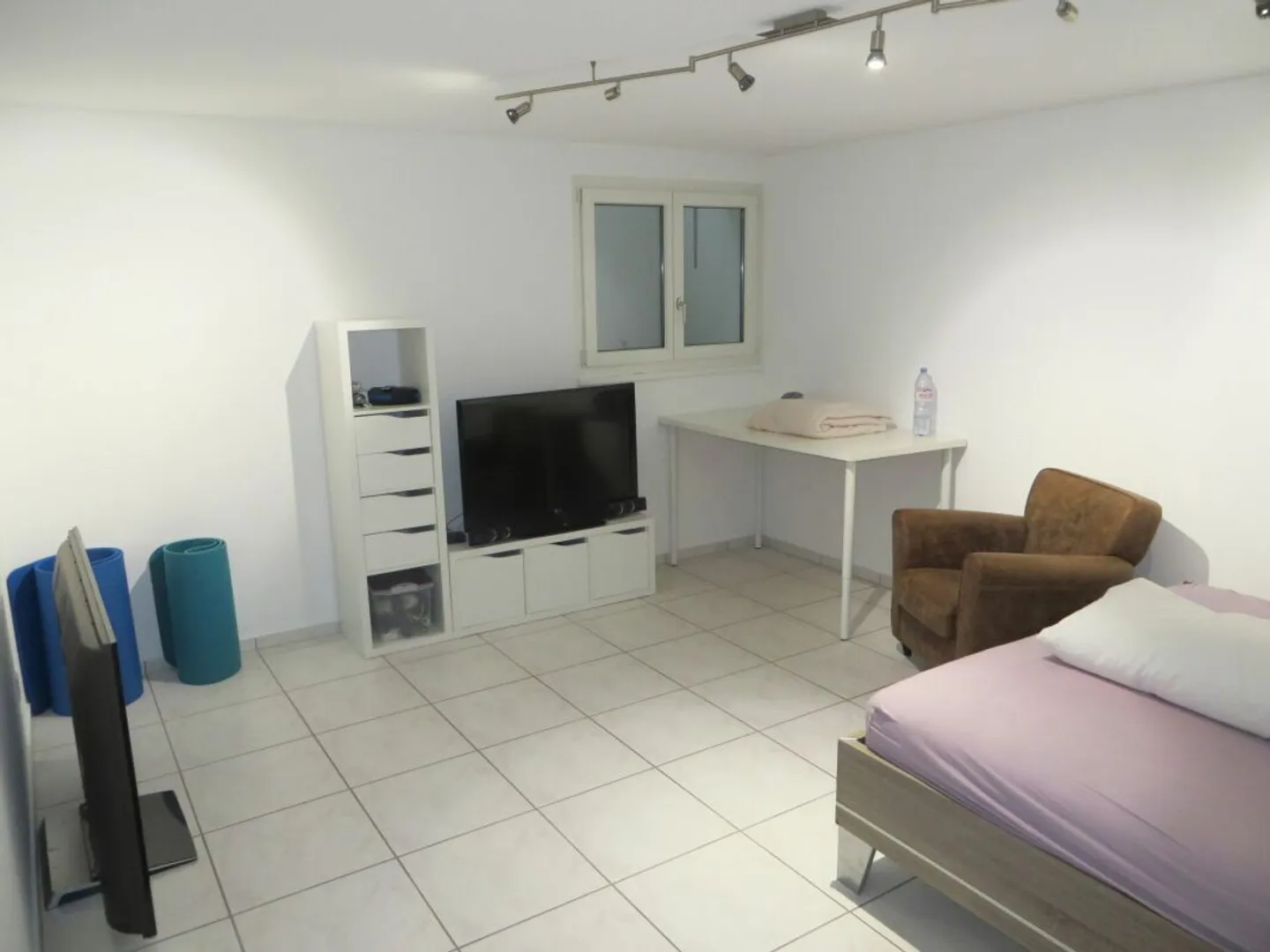 Casa bifamiliare ben curata in un tranquillo quartiere residenziale - Foto 14 di 17