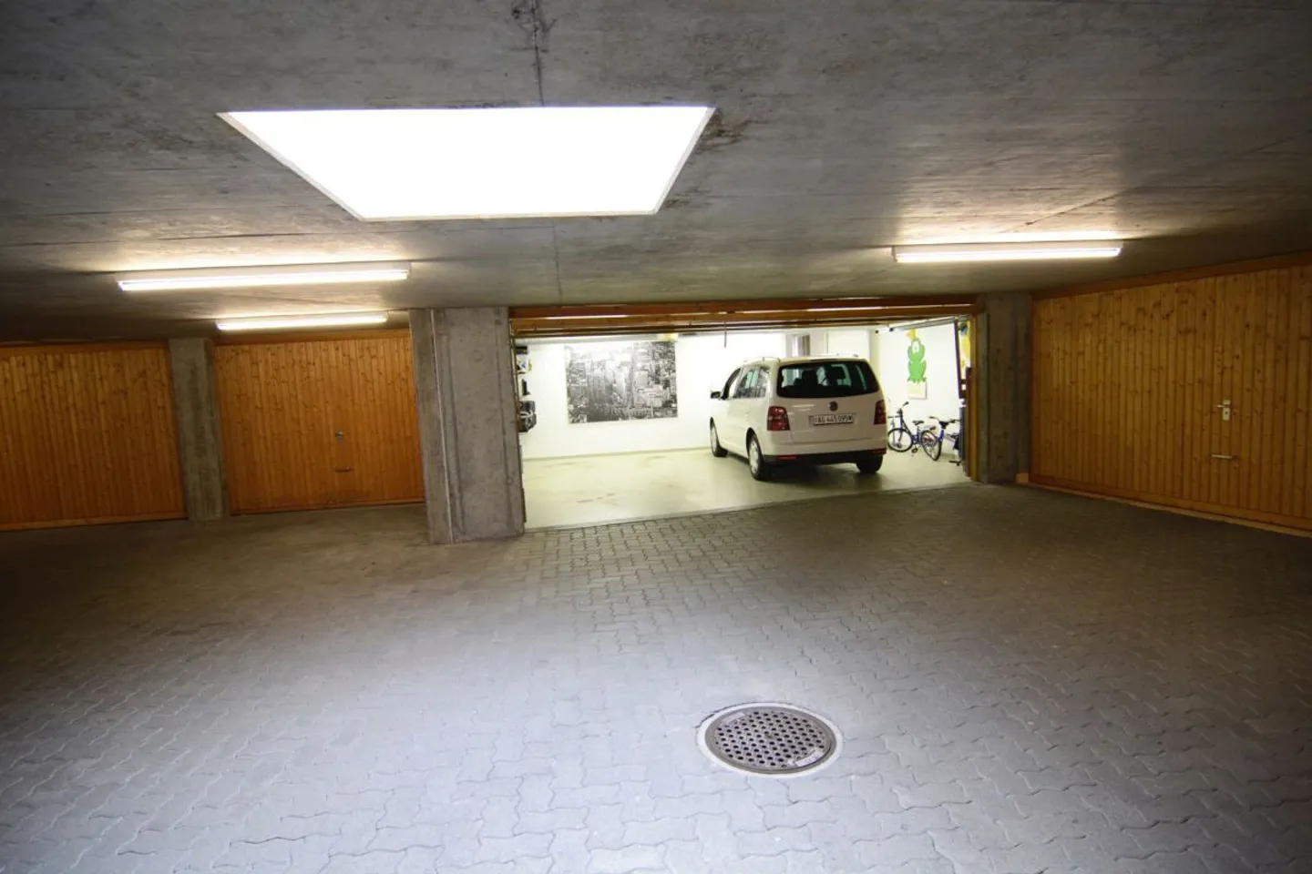 Casa bifamiliare ben curata in un tranquillo quartiere residenziale - Foto 16 di 17