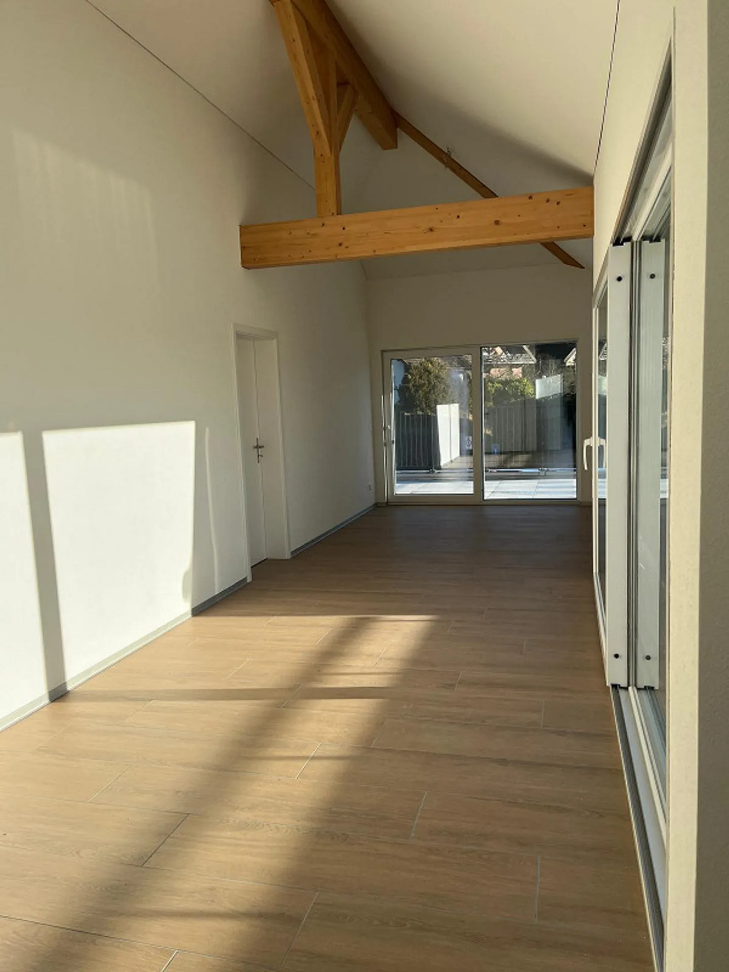 Compact, quiet, with a view - Photo 3 of 14