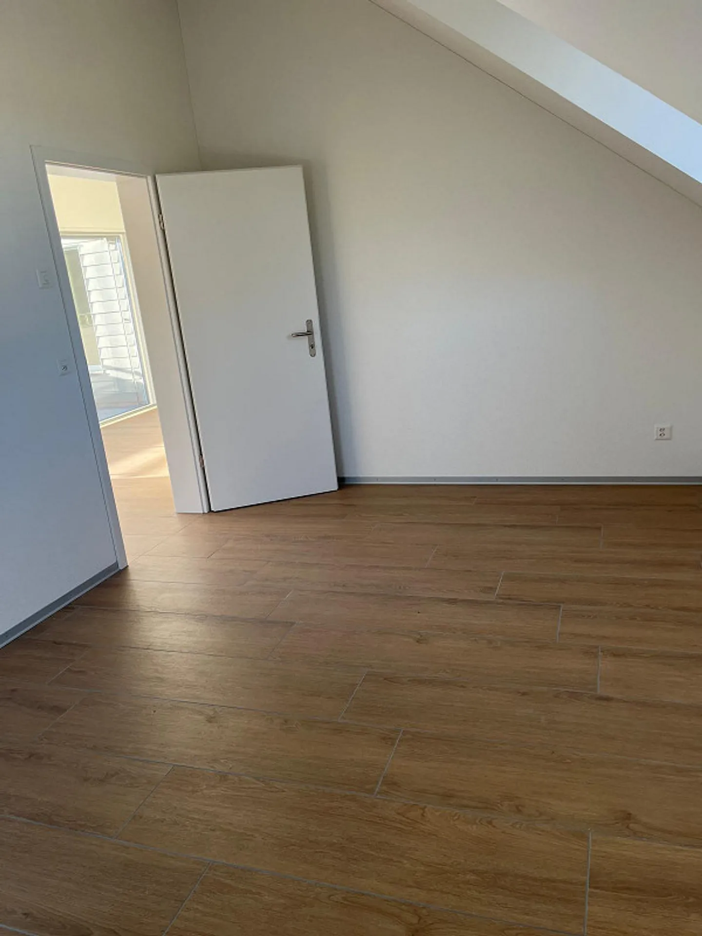 Compact, quiet, with a view - Photo 6 of 14