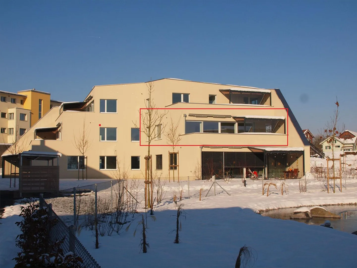 Appartement de 3,5 pièces de rêve avec grand balcon et pergola à vendre - Photo 2 sur 20