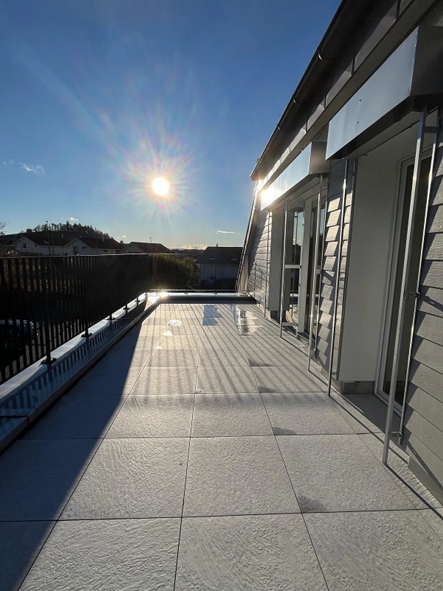 Compact, quiet, with a view - Photo 11 of 14