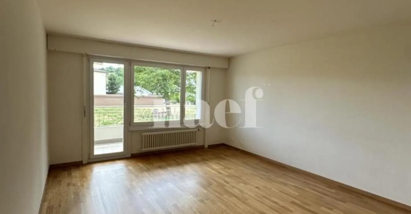 Apartment ideally located - Photo 5 of 8
