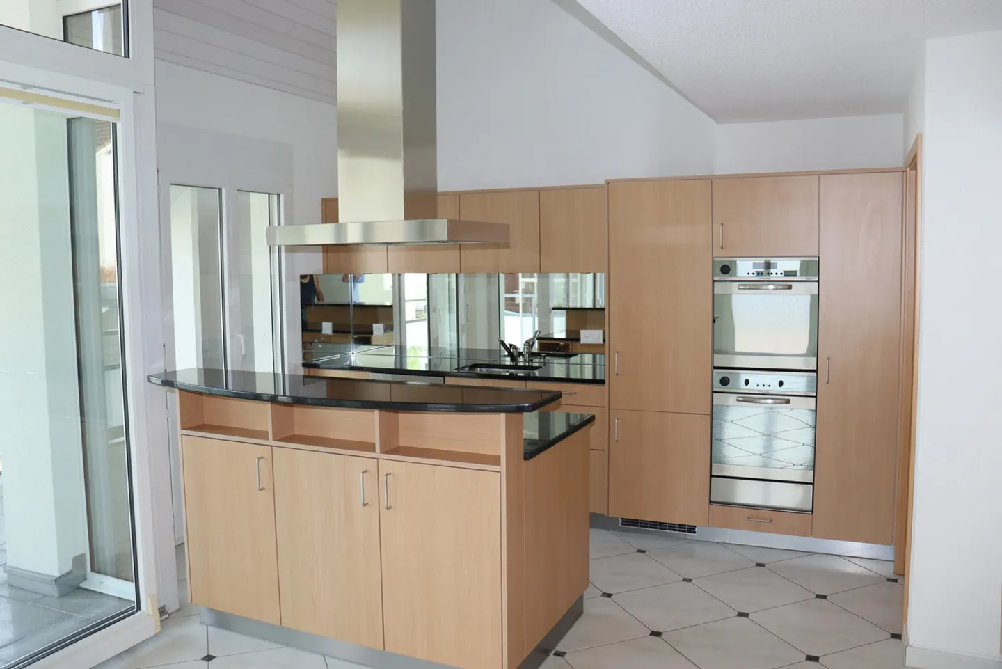 Casa singola in affitto - Foto 2 di 20