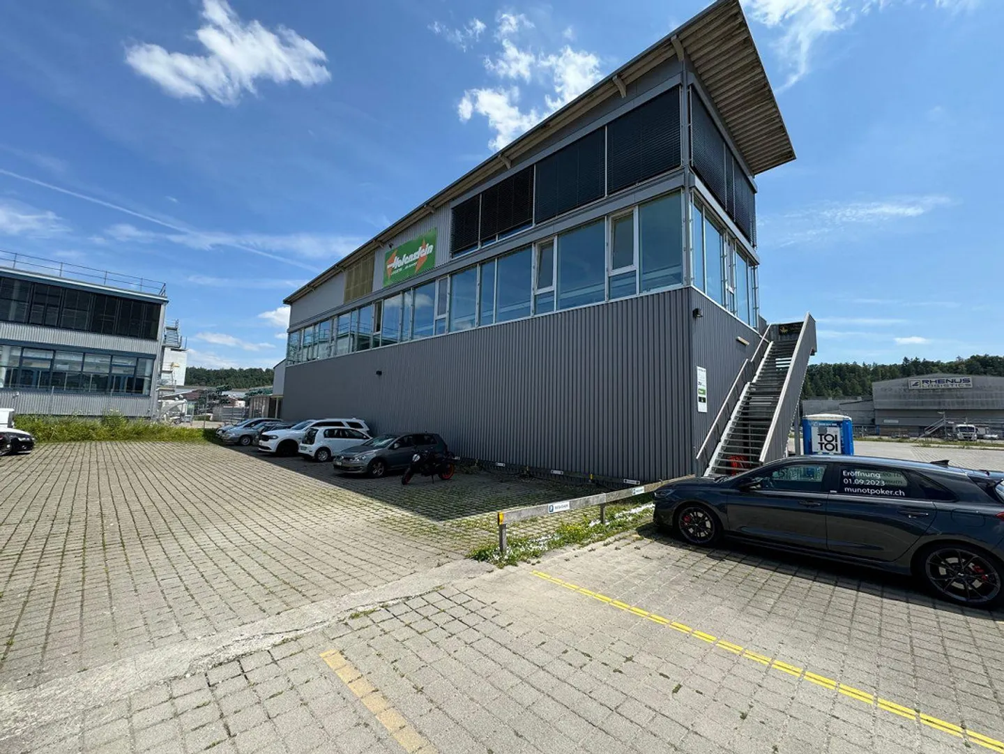 Spacious office and commercial space in the industrial zone of Schaffhausen - Photo 2 of 14