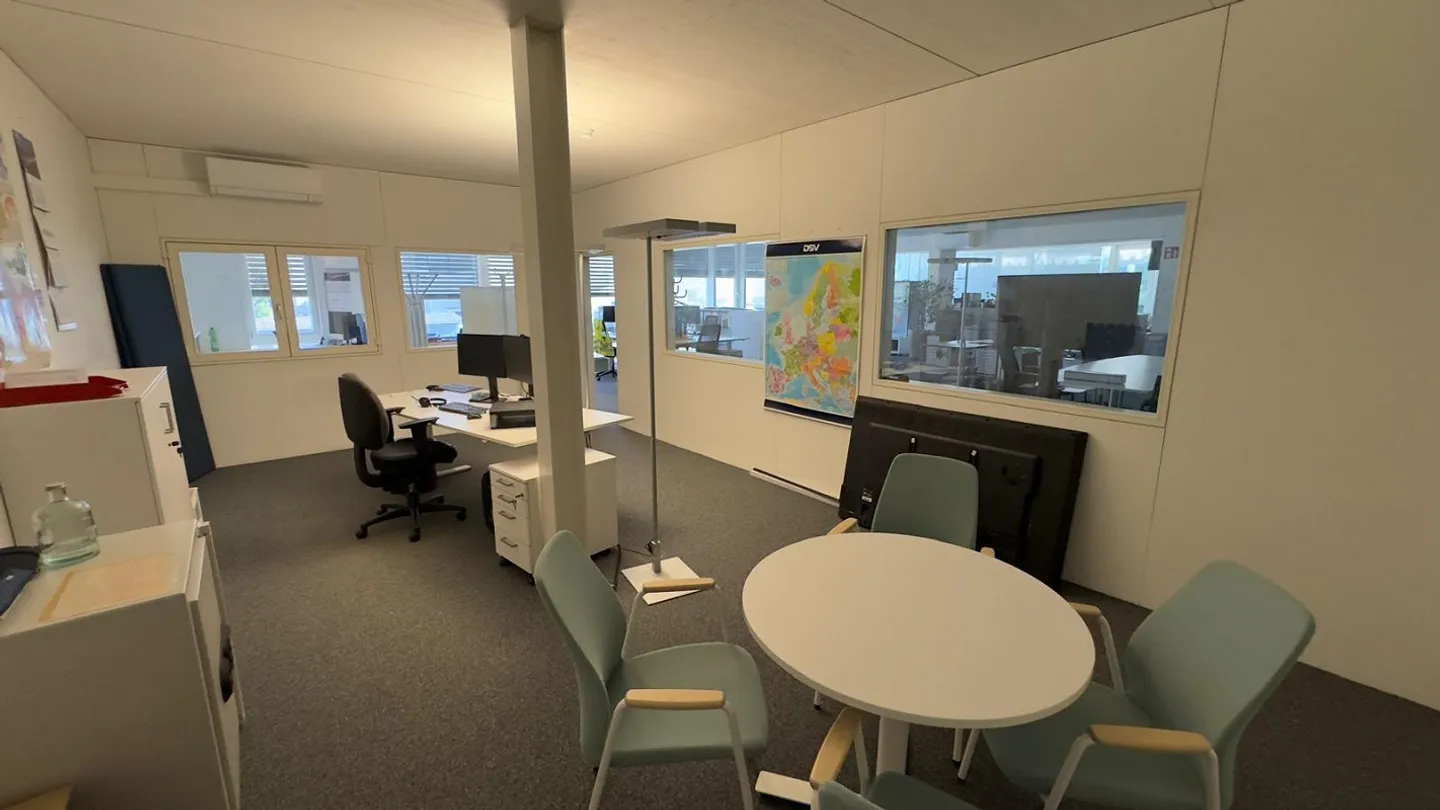 Spacious office and commercial space in the industrial zone of Schaffhausen - Photo 11 of 14
