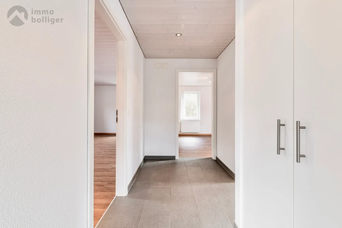 History Meets Modernity: Stylish Single-Family Home with Great Potential in Zofingen - Photo 9 of 12