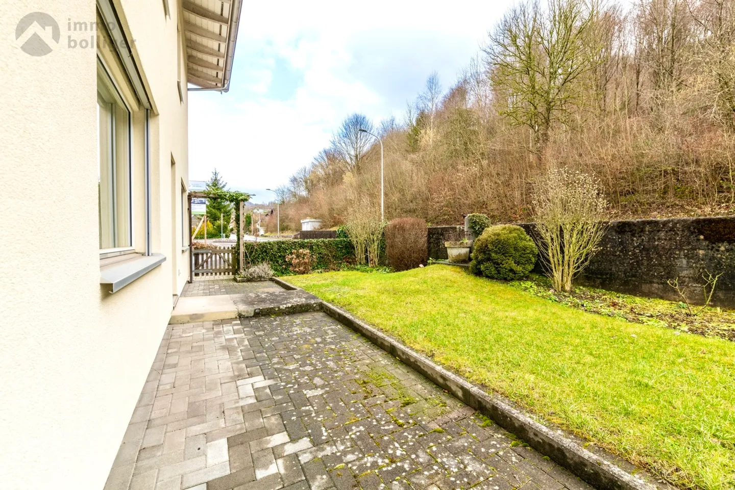 History Meets Modernity: Stylish Single-Family Home with Great Potential in Zofingen - Photo 11 of 12
