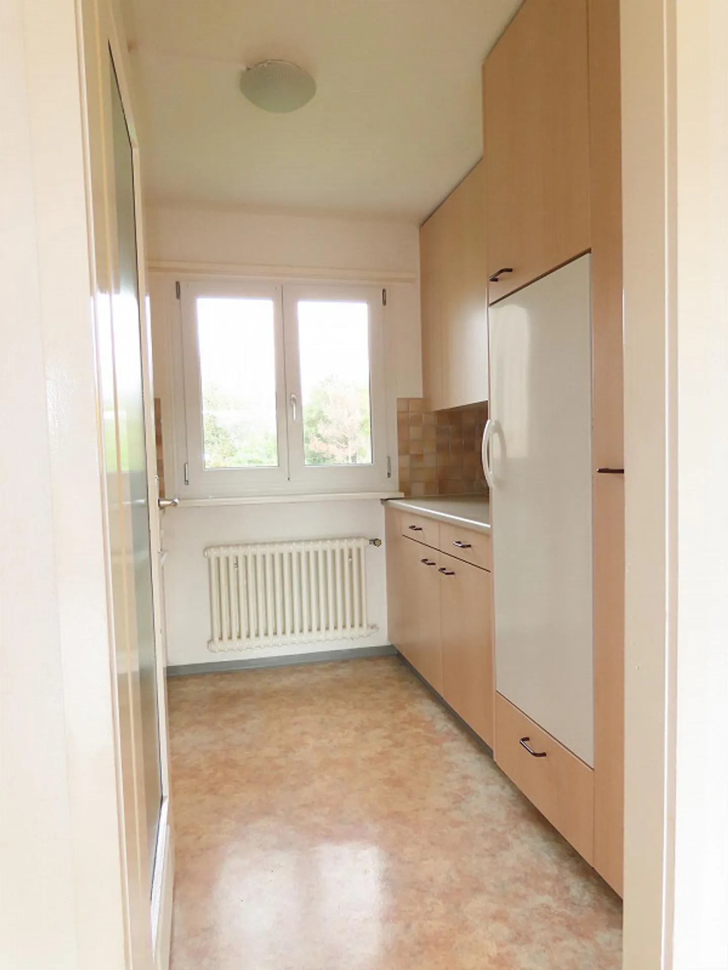 Appartamento affascinante di 3.0 stanze in una posizione tranquilla - Foto 5 di 7