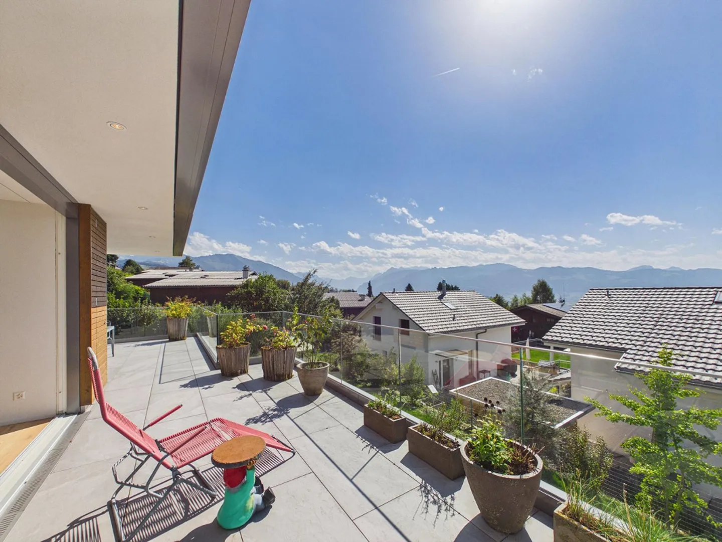 Casa unifamiliare con vista panoramica mozzafiato e grande giardino ... - Foto 6 di 17