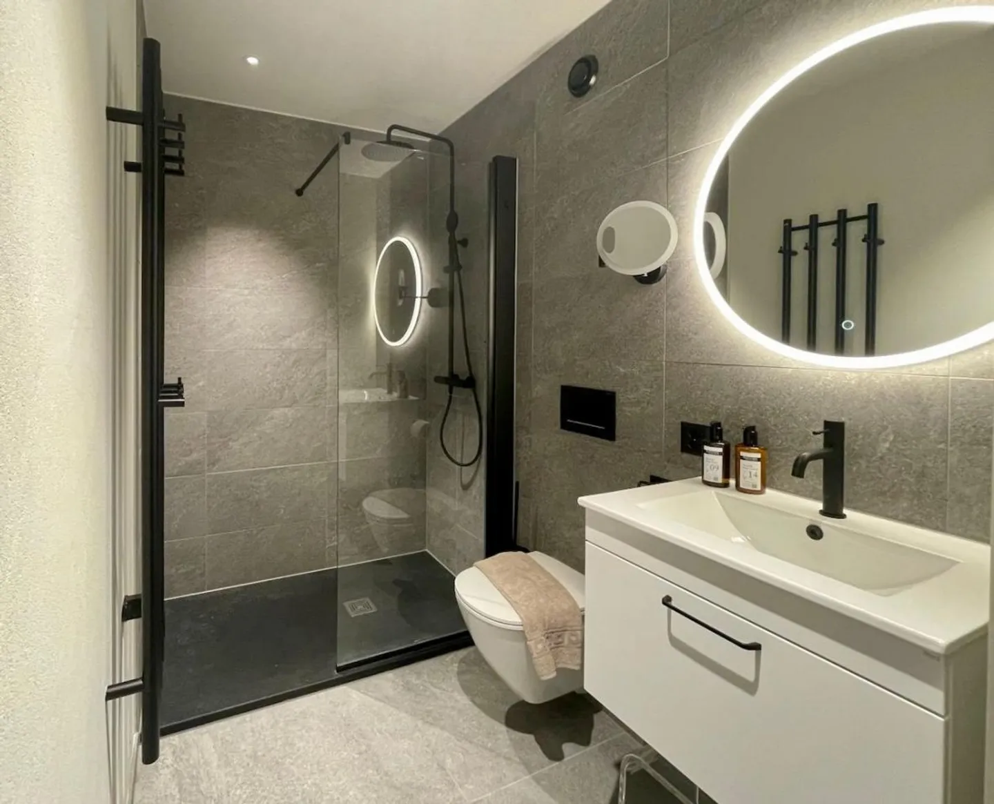 Appartement de résidence hôtelière avec revenus locatifs à Saas-Fee (unité WA 41 & - Photo 9 sur 13
