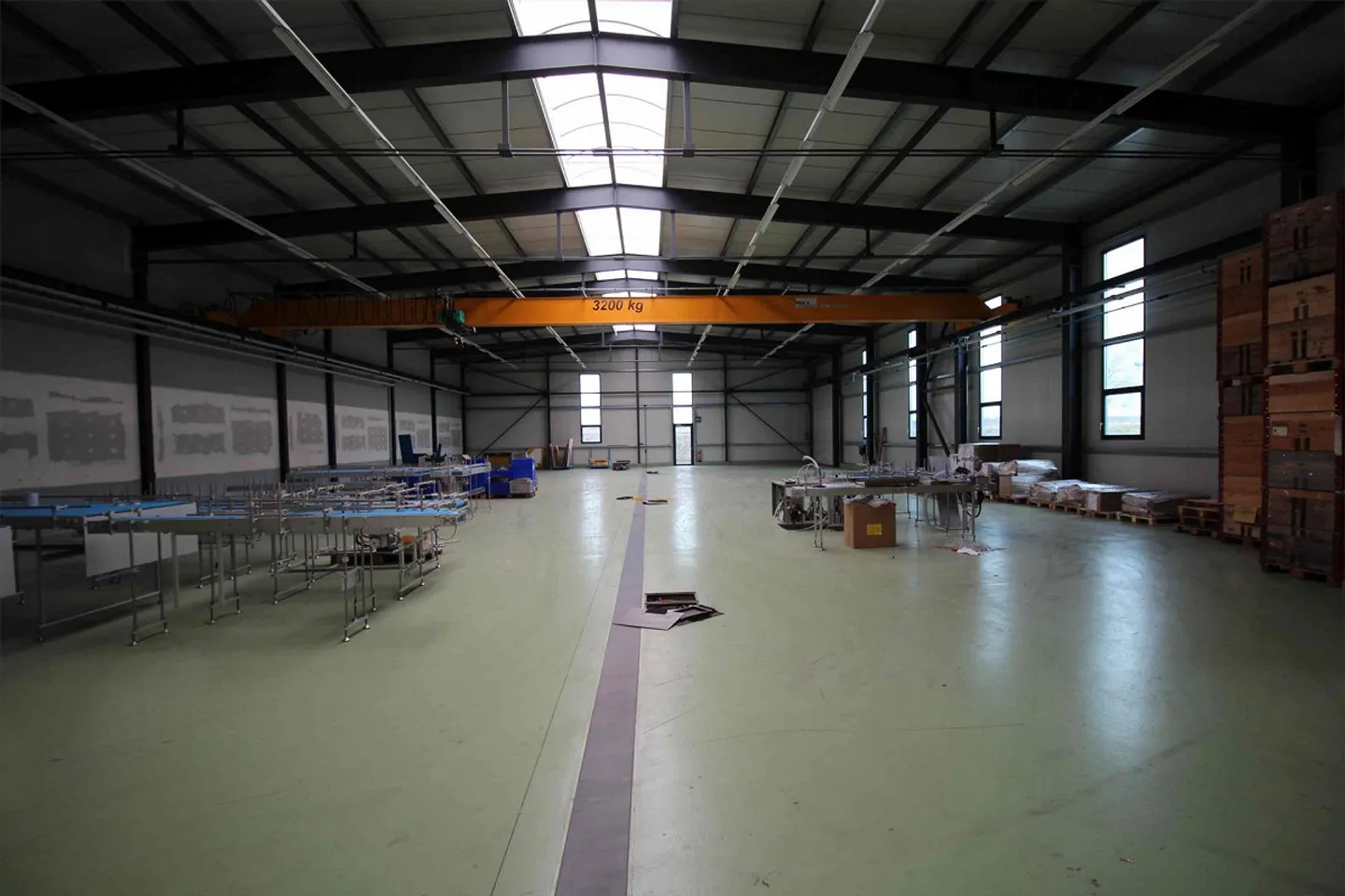 Moderne Industriehalle in Au - Foto 4 von 12