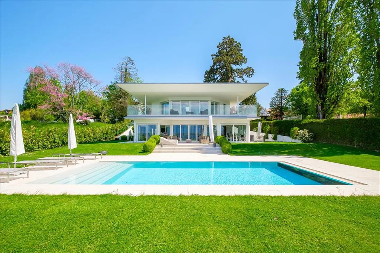 Villa 10 Zimmer - Foto 2 von 3