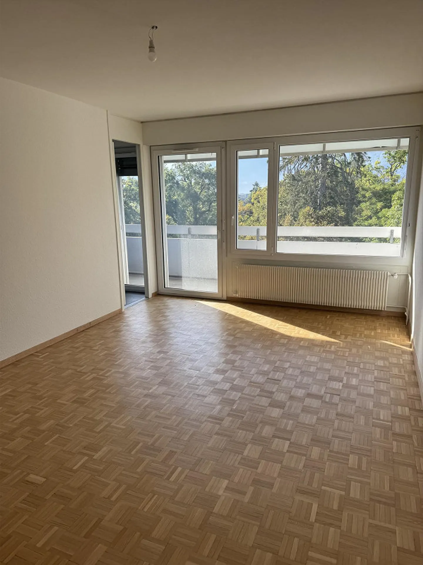Appartement Charmant avec Balcon - Photo 2 sur 6