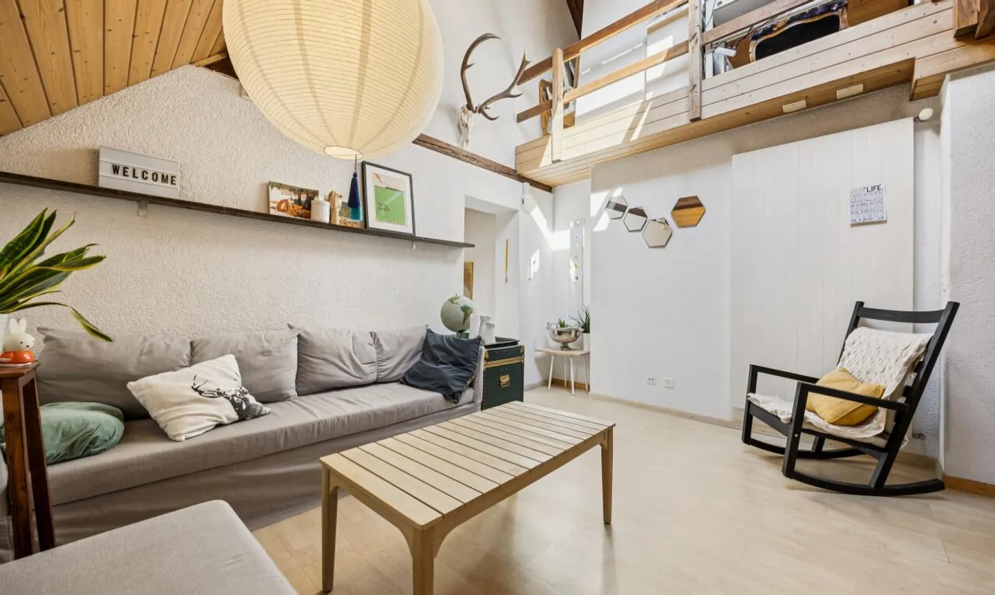 Edificio residenziale con molto spazio e opportunità - terreno aggiuntivo opzionale - Foto 3 di 11
