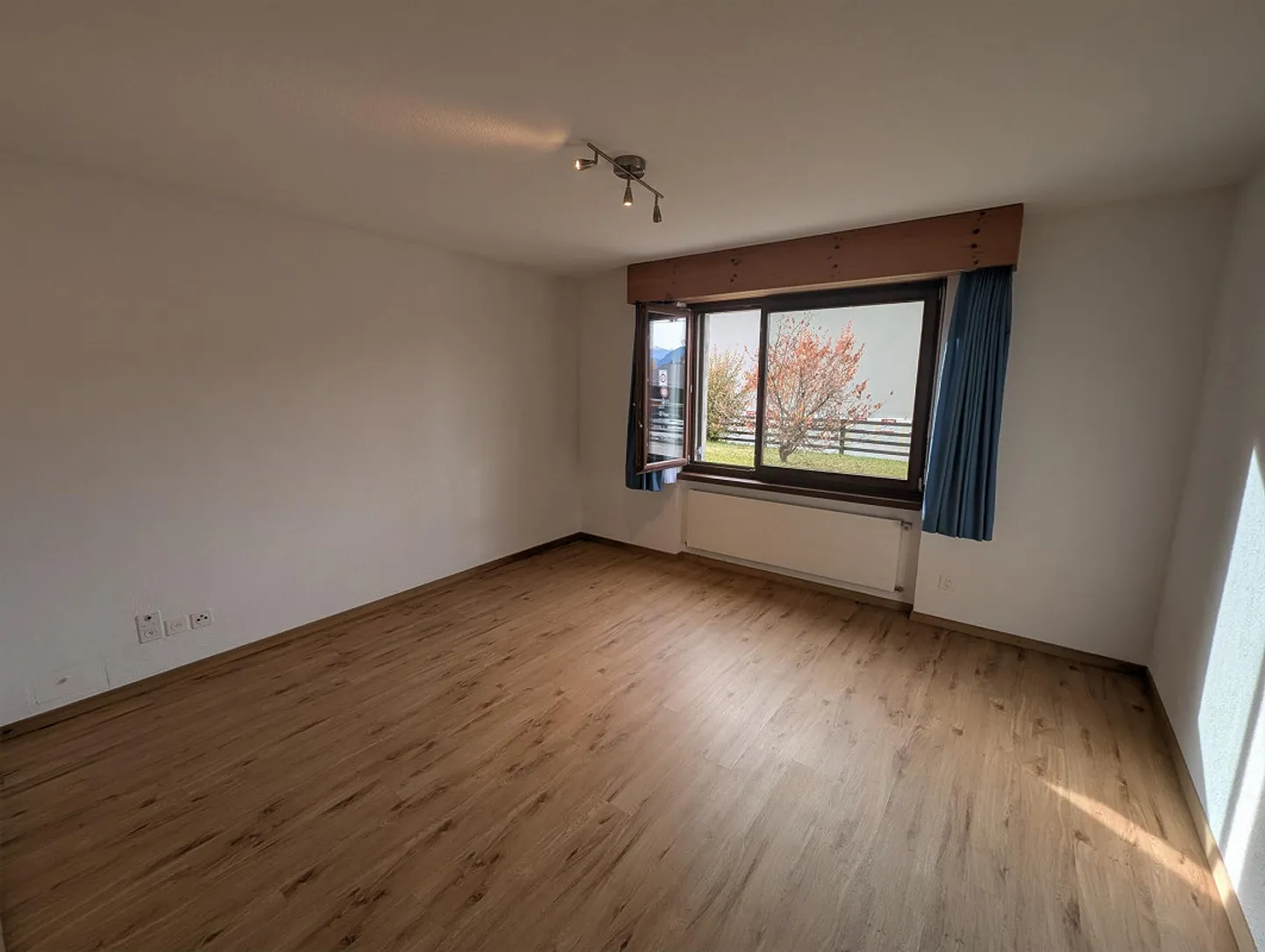 1.5 Room Apartment in Trin - Photo 2 of 5